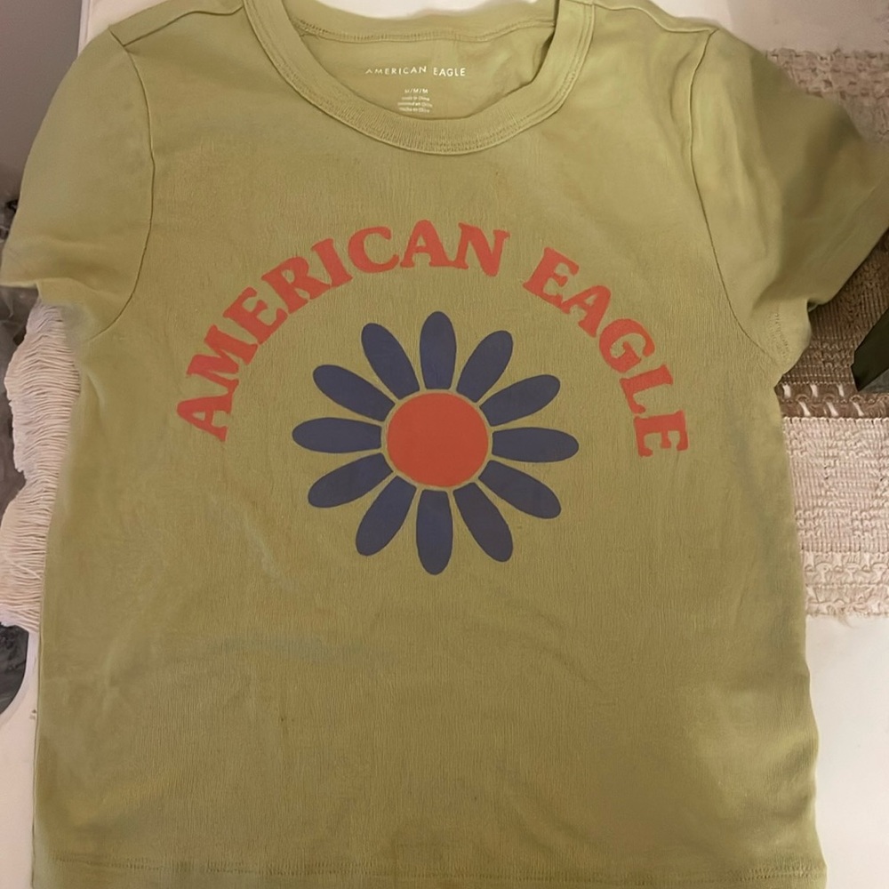 American Eagle graphic baby tee